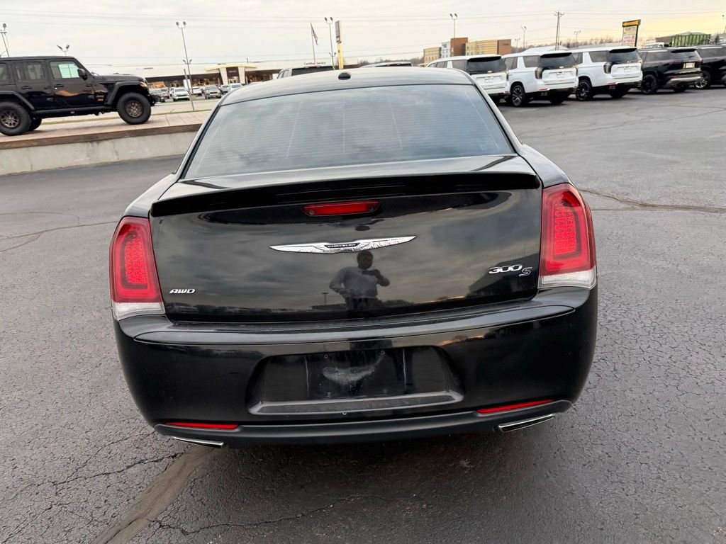 Used 2017 Chrysler 300 S w/ S Model Appearance Package image 4