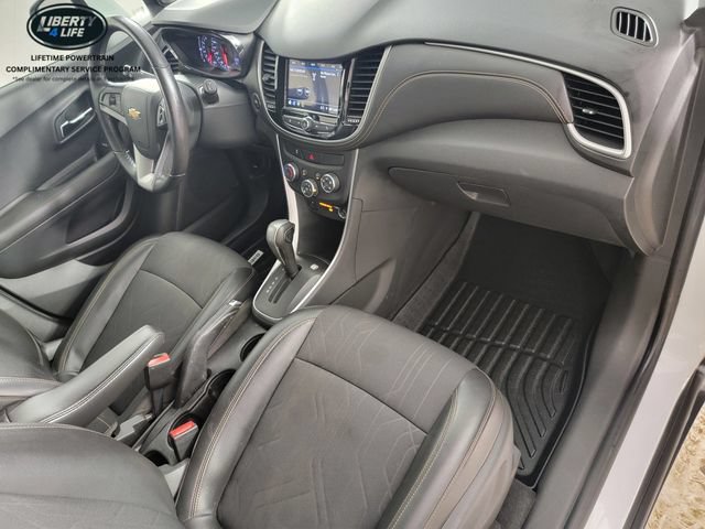 Used 2019 Chevrolet Trax LT w/ LT Convenience Package FWD image 19