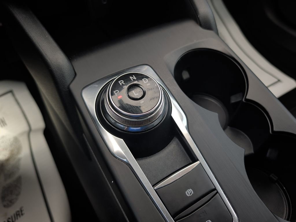 Used 2020 Ford Escape SE image 16