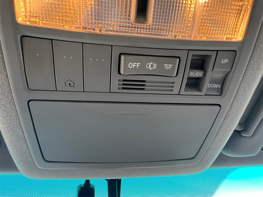 Used 2010 Toyota Highlander Limited image 28