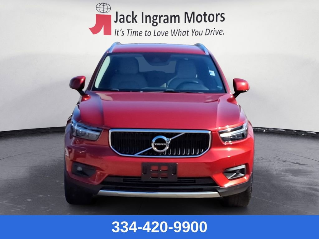 Used 2022 Volvo XC40 T5 Momentum image 8