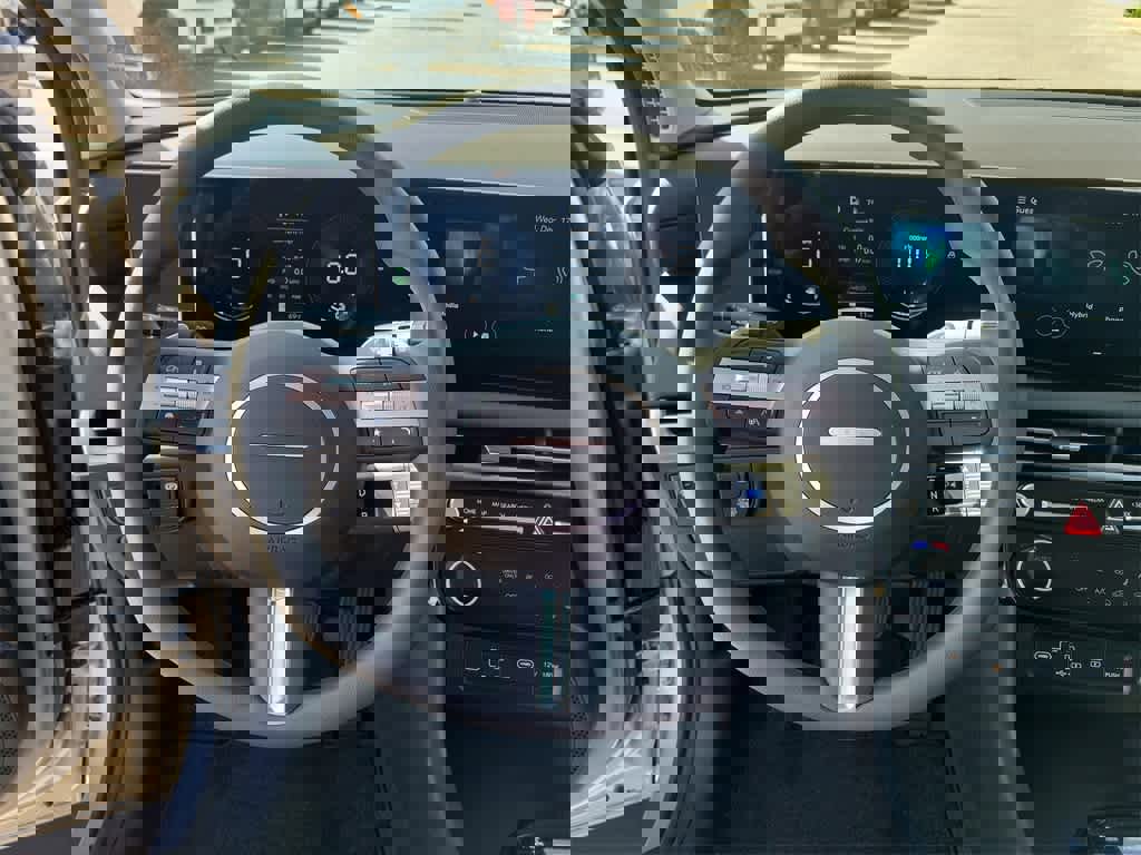 New 2026 Hyundai Tucson Blue SE image 25