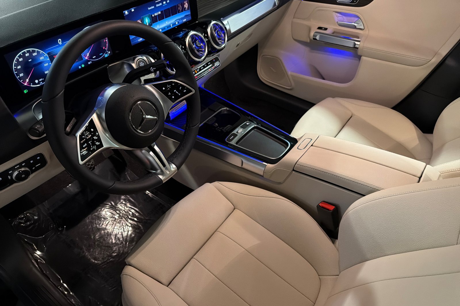 New 2026 Mercedes-Benz GLB 250 image 9