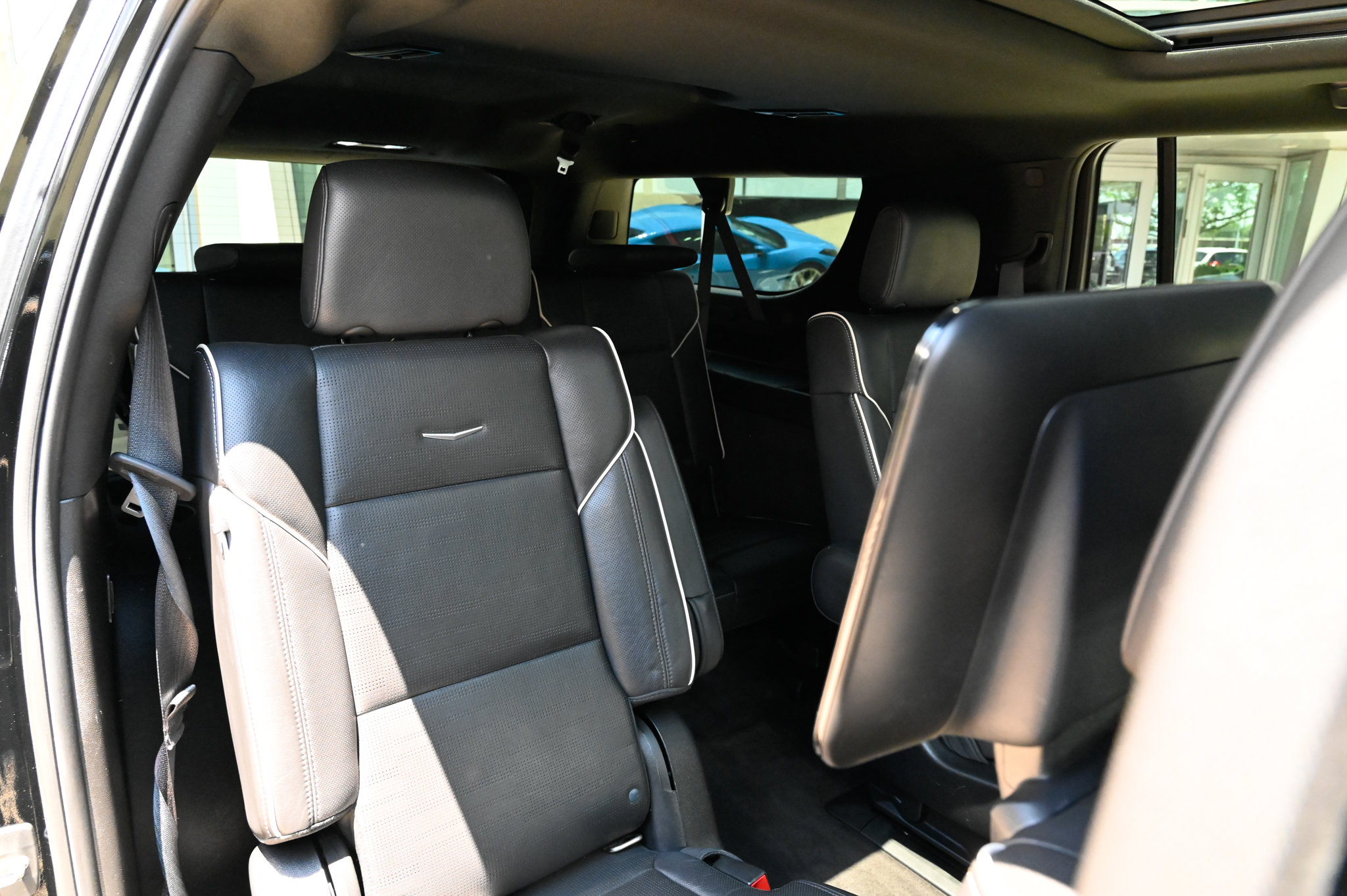 Used 2021 Cadillac Escalade ESV Premium Luxury AWD/4WD image 48