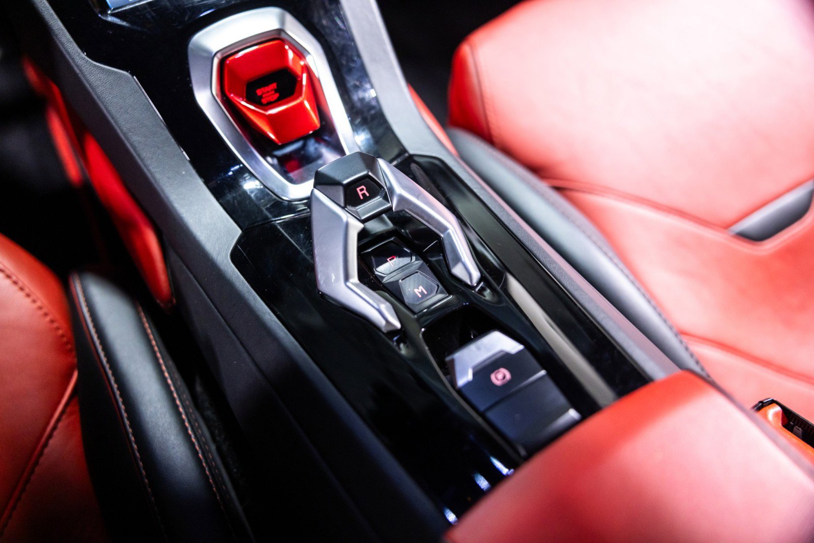 Used 2021 Lamborghini Huracan EVO RWD image 45