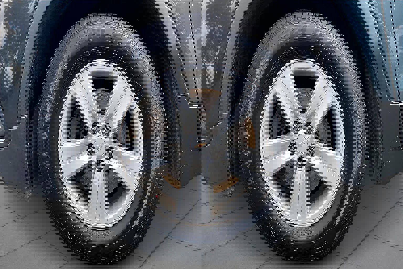 Used 2021 Chevrolet Trax LT w/ LT Convenience Package image 9