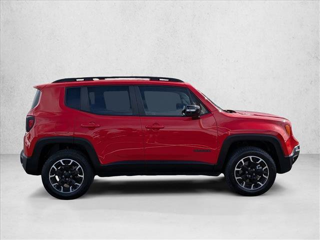 Used 2023 Jeep Renegade Latitude AWD/4WD image 4