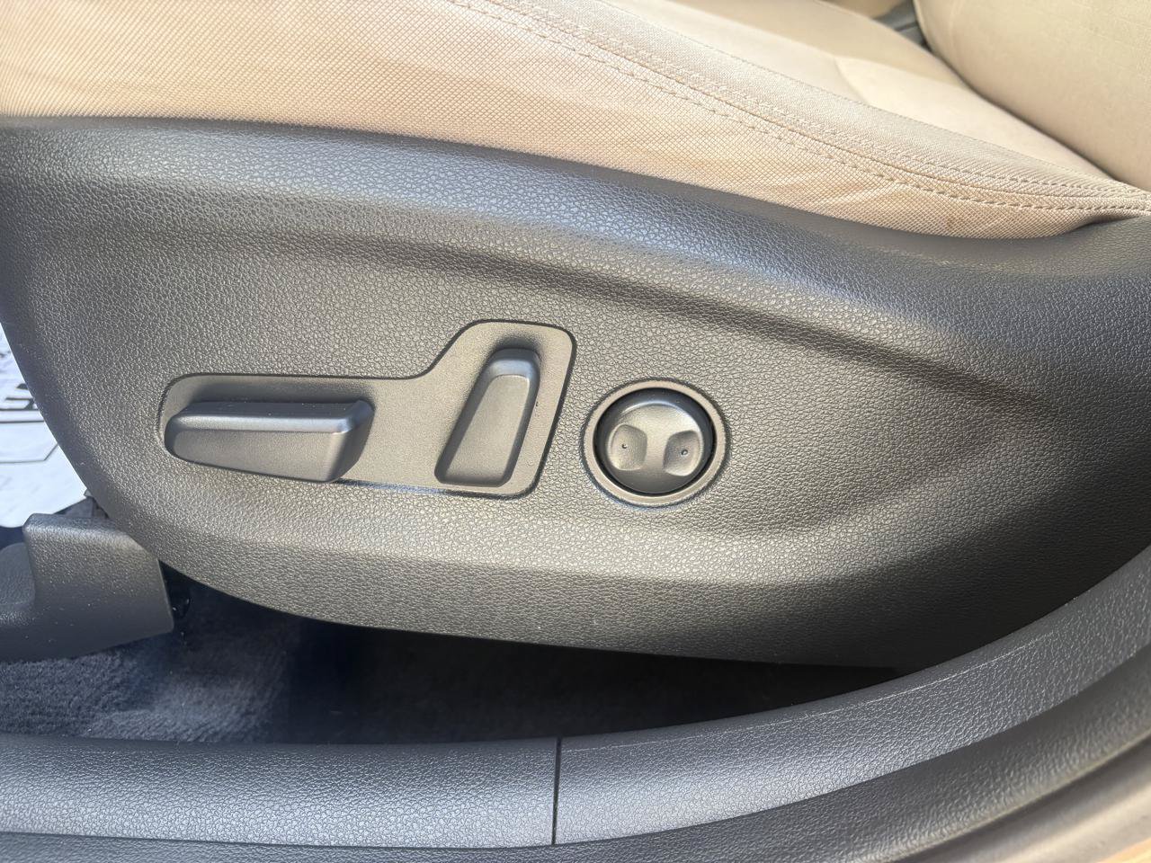 Used 2017 Hyundai Tucson Value w/ Cargo Package FWD image 2