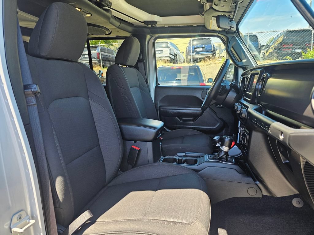 Used 2023 Jeep Wrangler Unlimited w/ Cold Weather Group AWD/4WD image 11