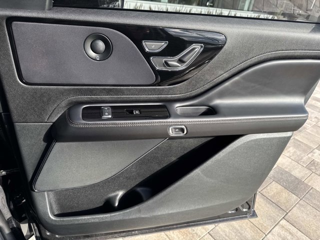 Used 2022 Lincoln Aviator Reserve w/ Equipment Group 201A image 19