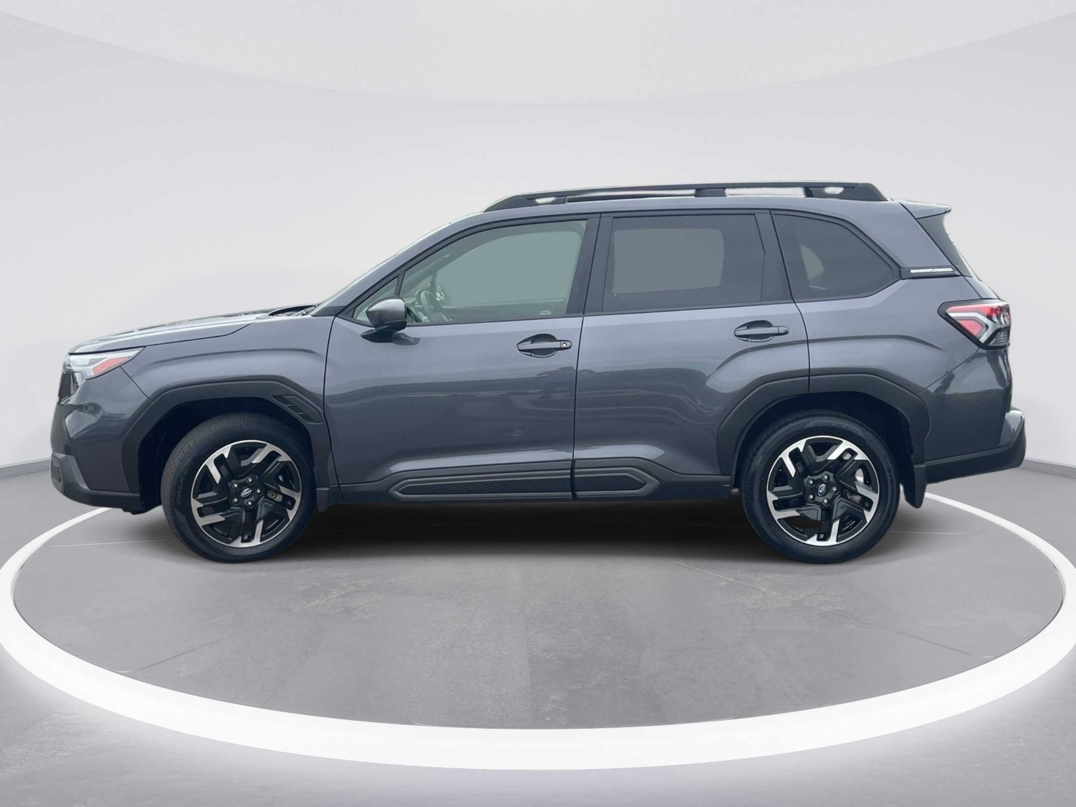 Used 2025 Subaru Forester Limited AWD/4WD image 4