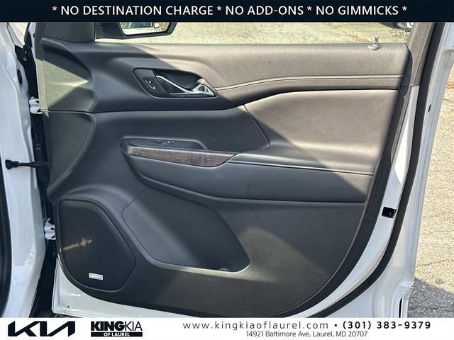 Used 2023 GMC Acadia Denali w/ Denali Technology Package image 15
