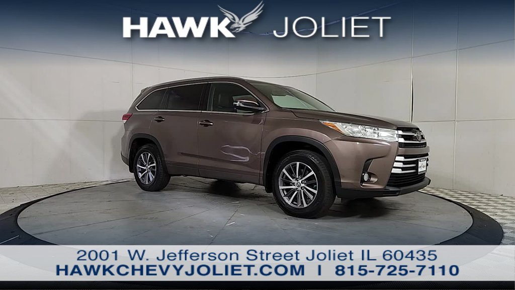 Used 2017 Toyota Highlander XLE AWD/4WD image 9