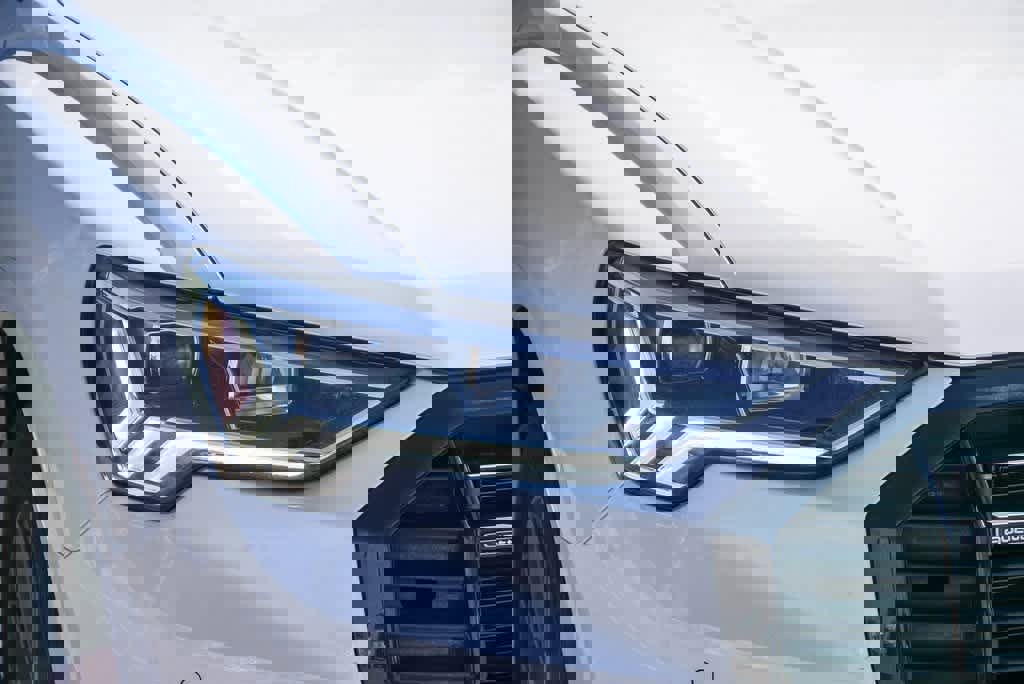 Used 2023 Audi Q3 2.0T Premium w/ Convenience Package image 4