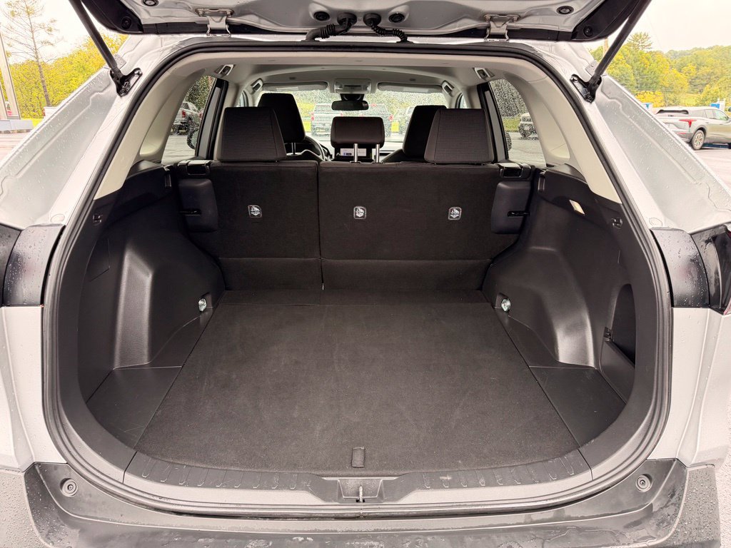 Used 2025 Toyota RAV4 LE AWD/4WD image 31
