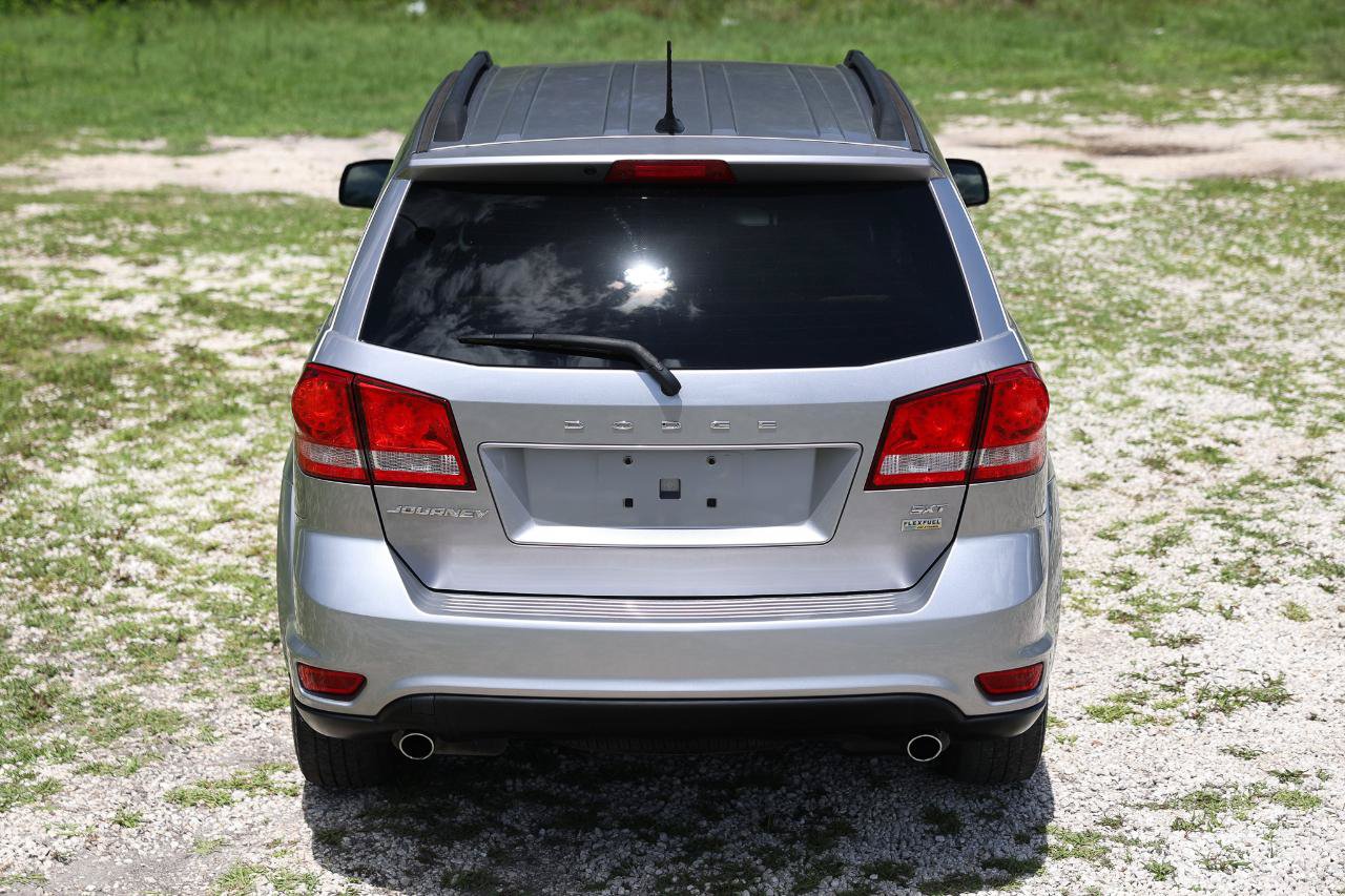 Used 2017 Dodge Journey SXT w/ Comfort/Convenience Group FWD image 9