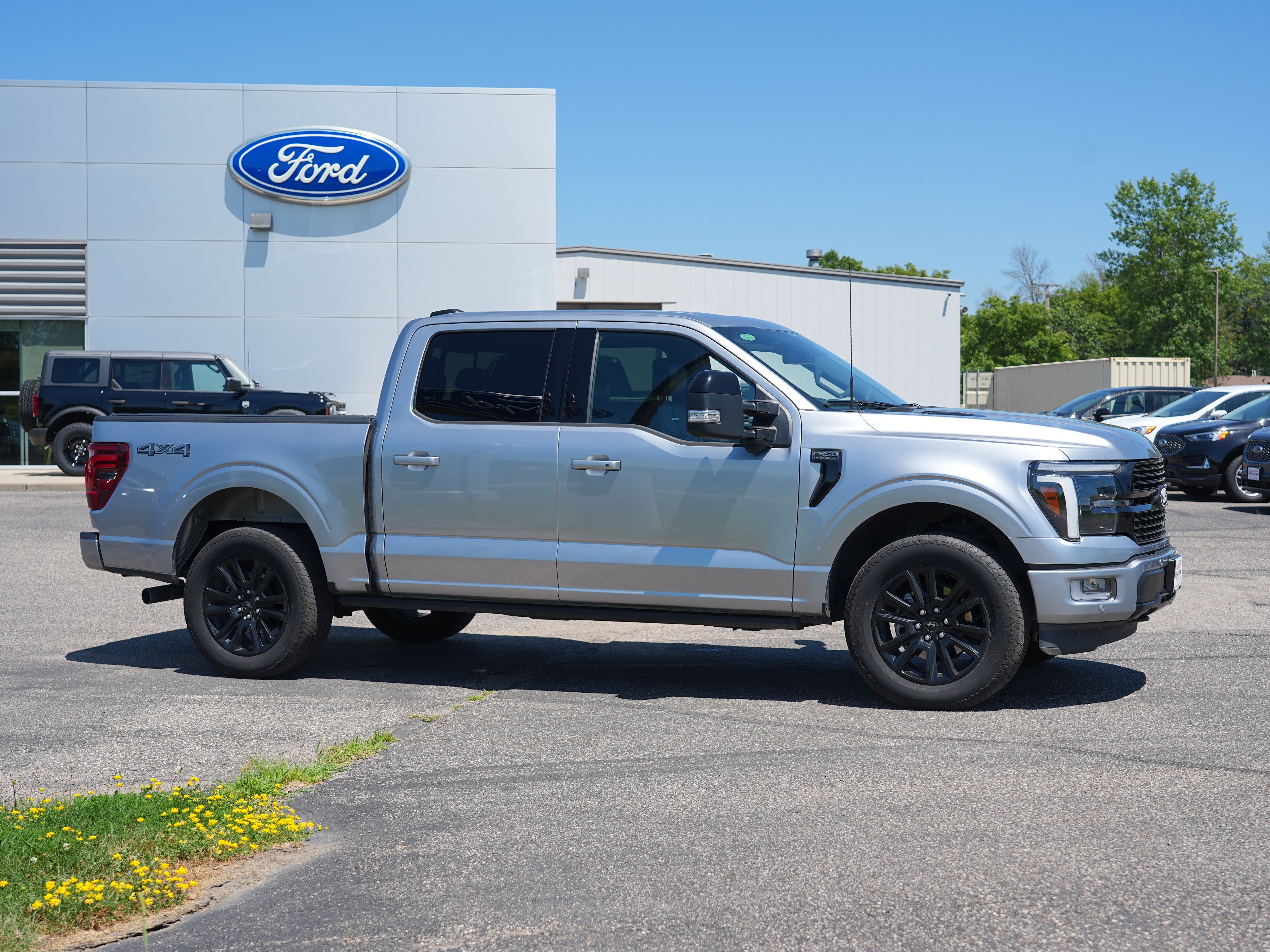 Used 2025 Ford F150 Platinum AWD/4WD image 2