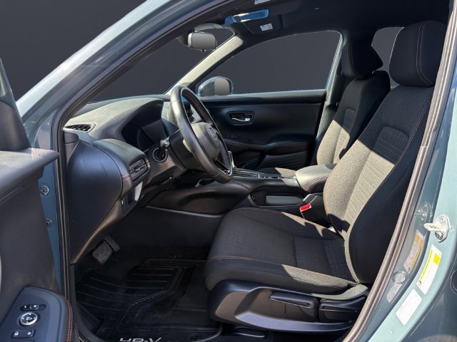 Used 2025 Honda HR-V Sport image 9