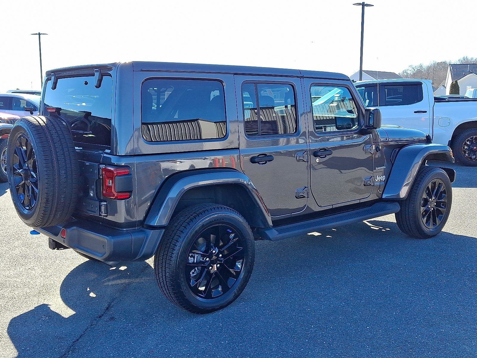 Used 2022 Jeep Wrangler Unlimited Sahara w/ Cold Weather Group image 5