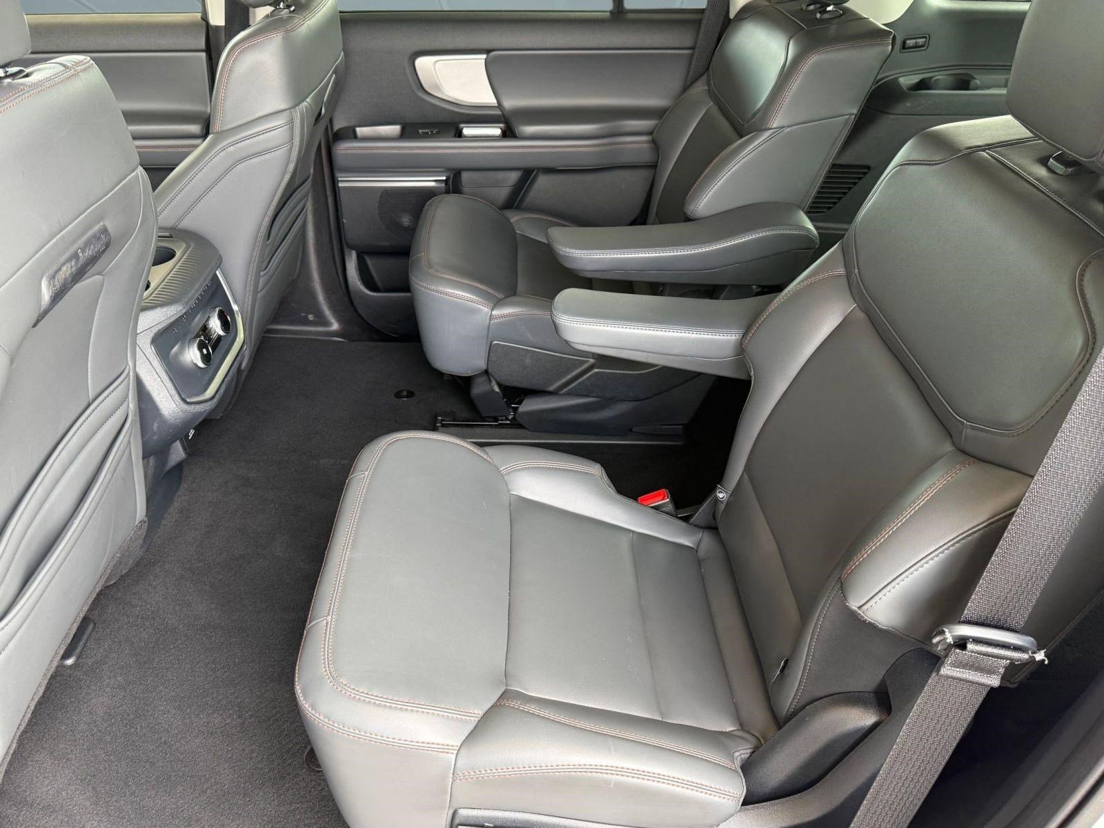 Used 2025 Ford Expedition Active AWD/4WD image 15