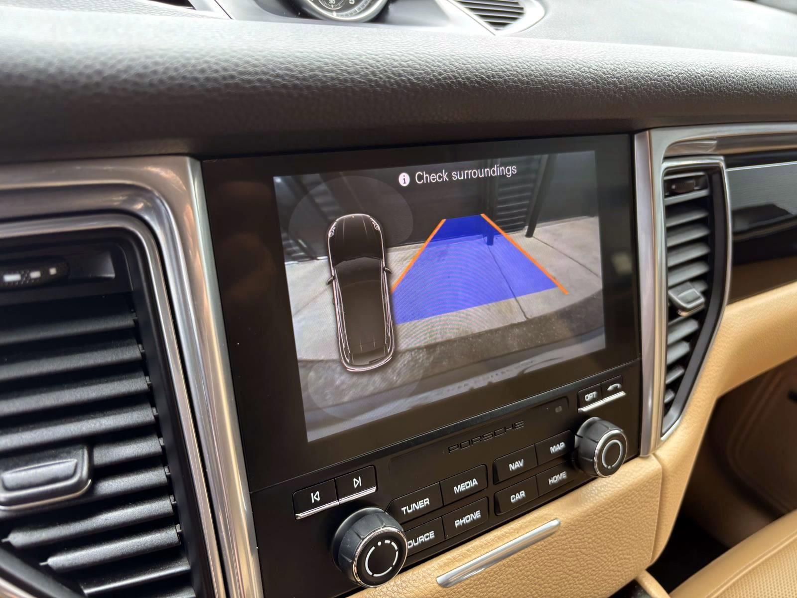 Used 2017 Porsche Macan image 36