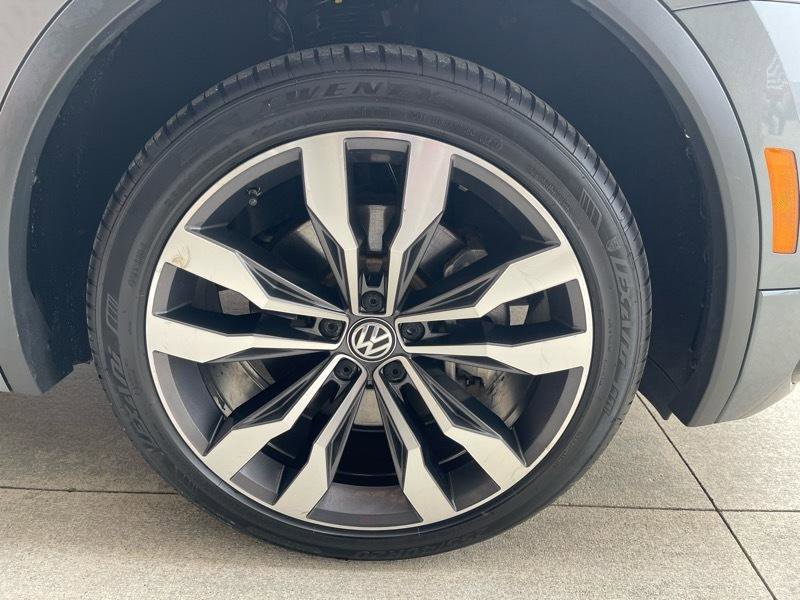 Used 2021 Volkswagen Tiguan SEL Premium R-Line image 18