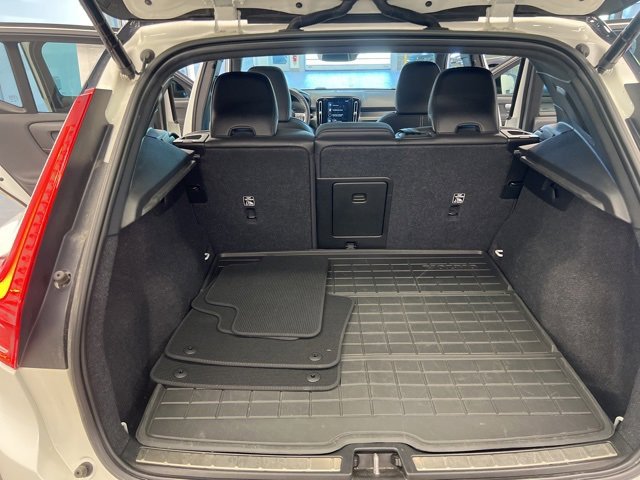 Used 2021 Volvo XC40 T5 R-Design w/ Protection Package Premier image 18