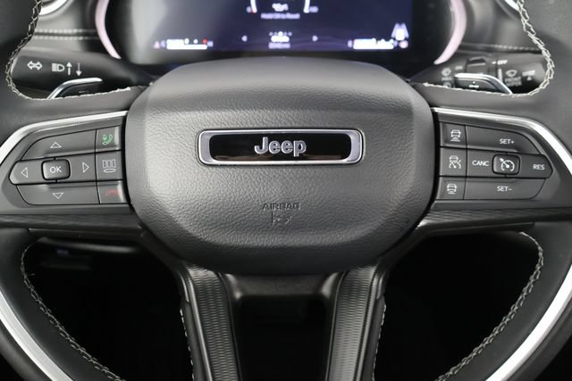 Used 2025 Jeep Grand Cherokee Laredo X RWD image 25