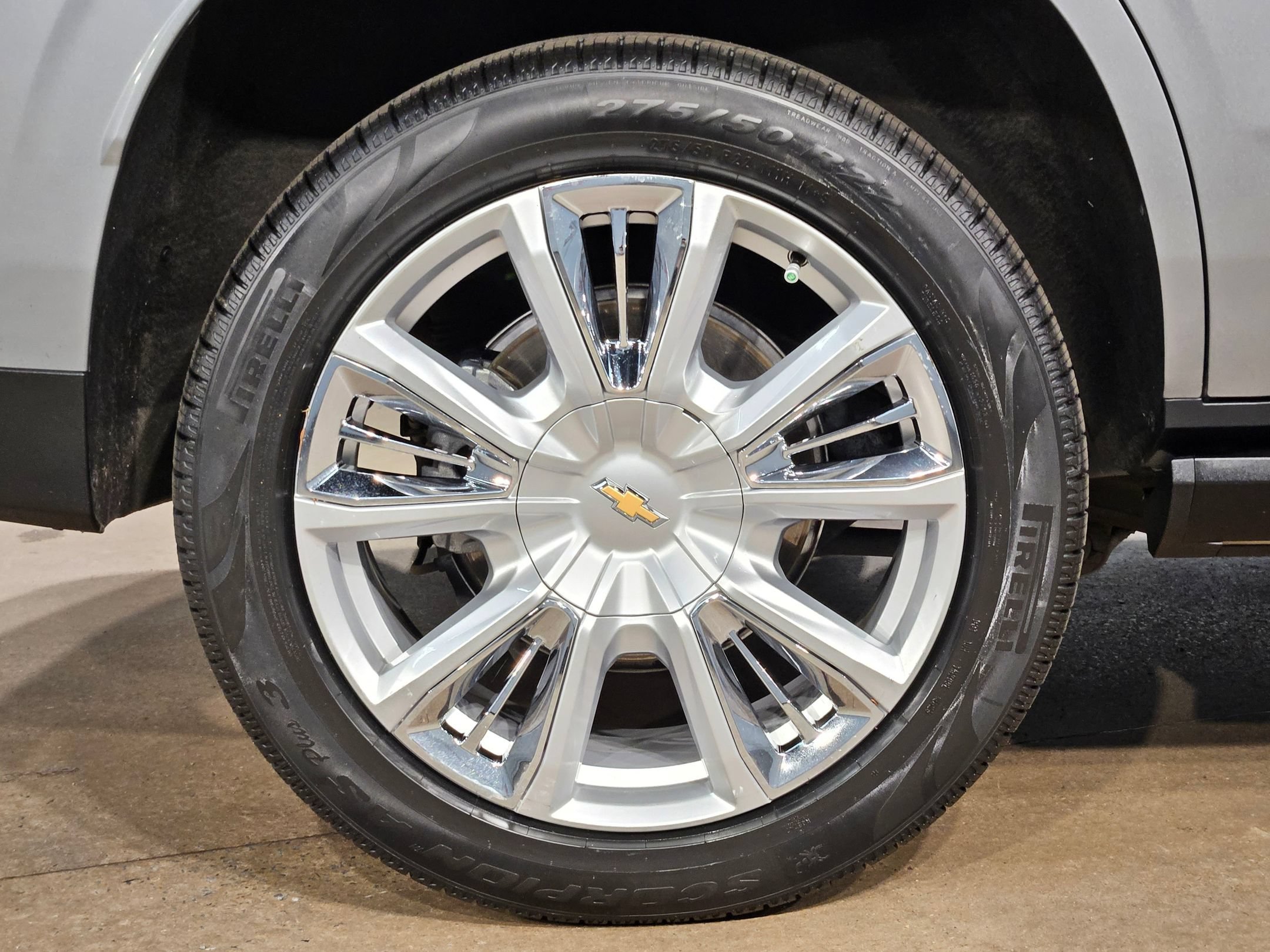 Used 2024 Chevrolet Tahoe High Country AWD/4WD image 17