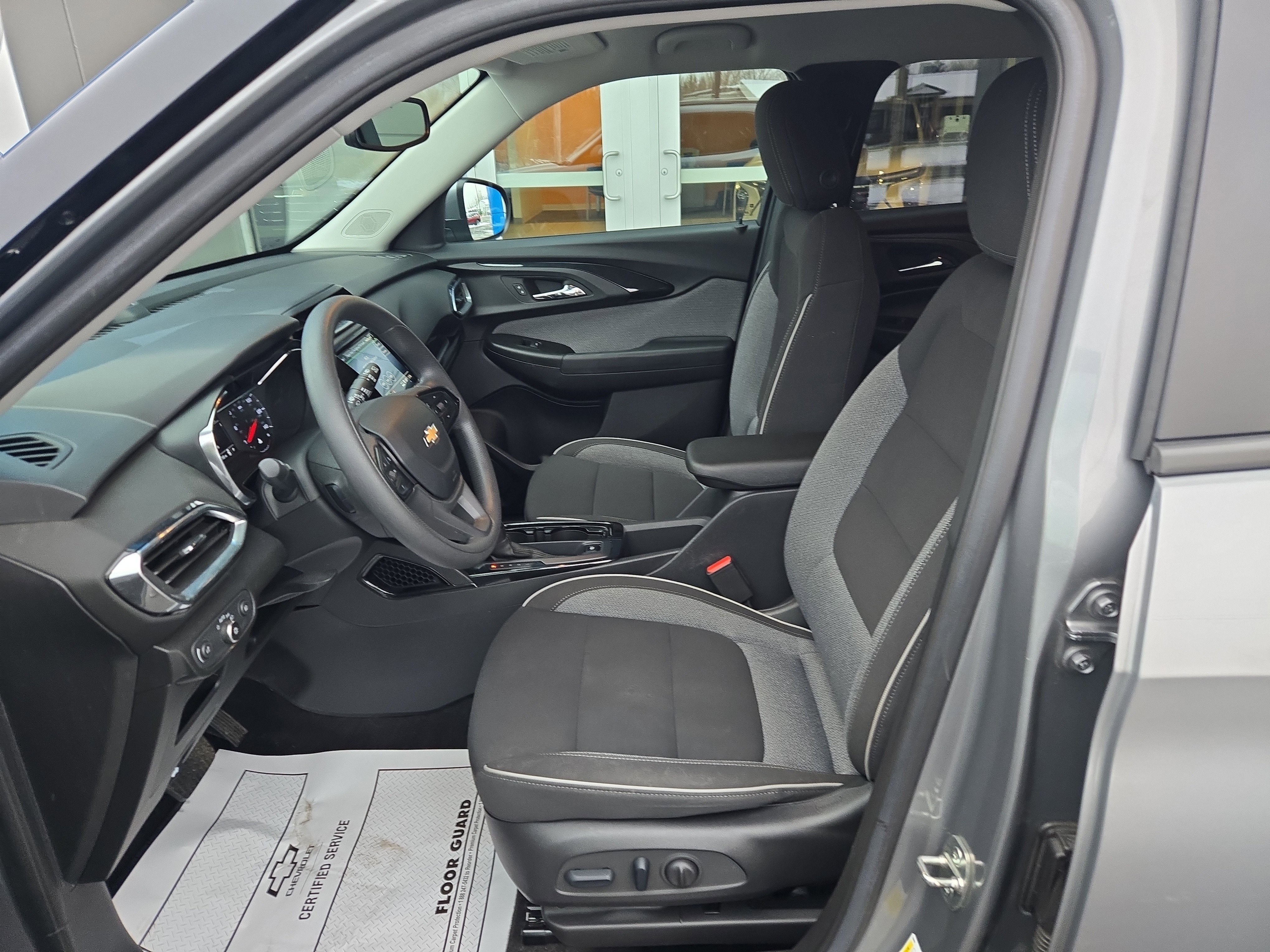 Certified 2023 Chevrolet TrailBlazer LT w/ Convenience Package image 5