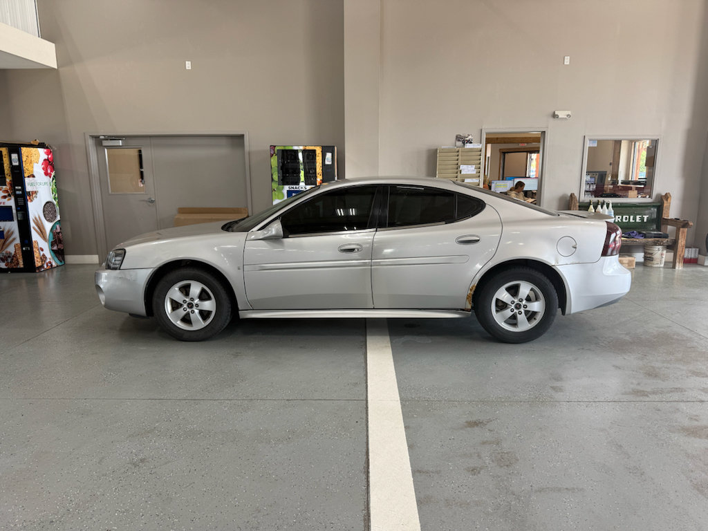 Used 2006 Pontiac Grand Prix FWD image 1