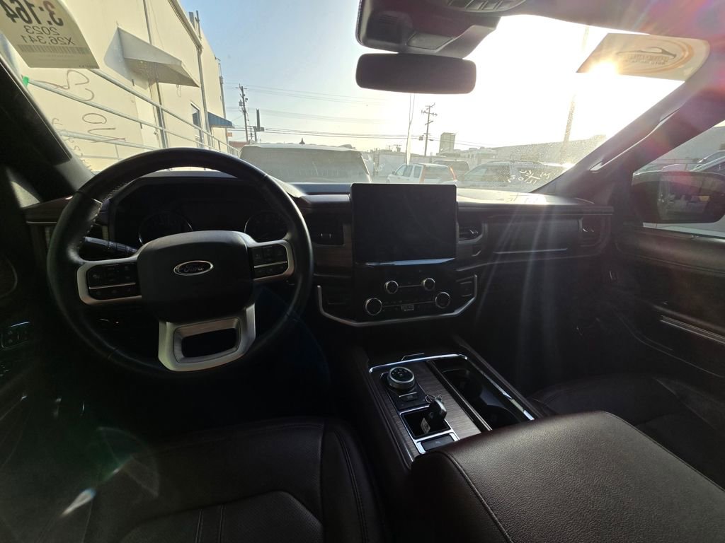 Used 2023 Ford Expedition Max Limited image 9