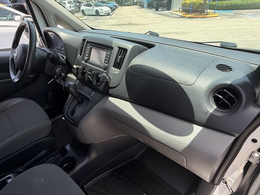 Used 2017 Nissan NV200 SV w/ Technology Package FWD image 9