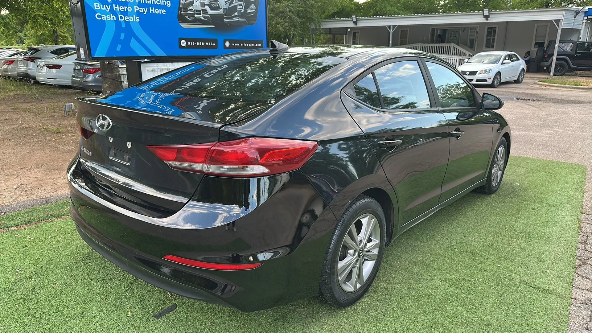 Used 2017 Hyundai Elantra SE FWD image 7