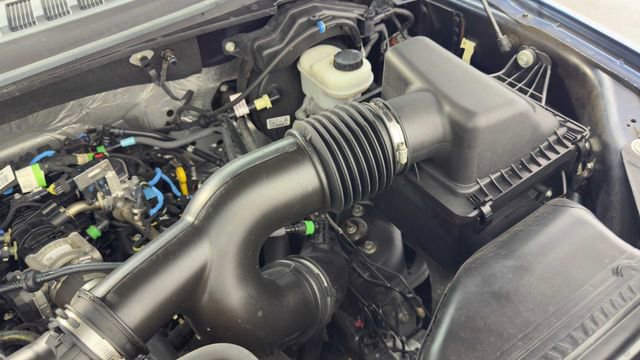 Used 2019 Ford F150 XLT w/ Equipment Group 302A Luxury AWD/4WD image 39