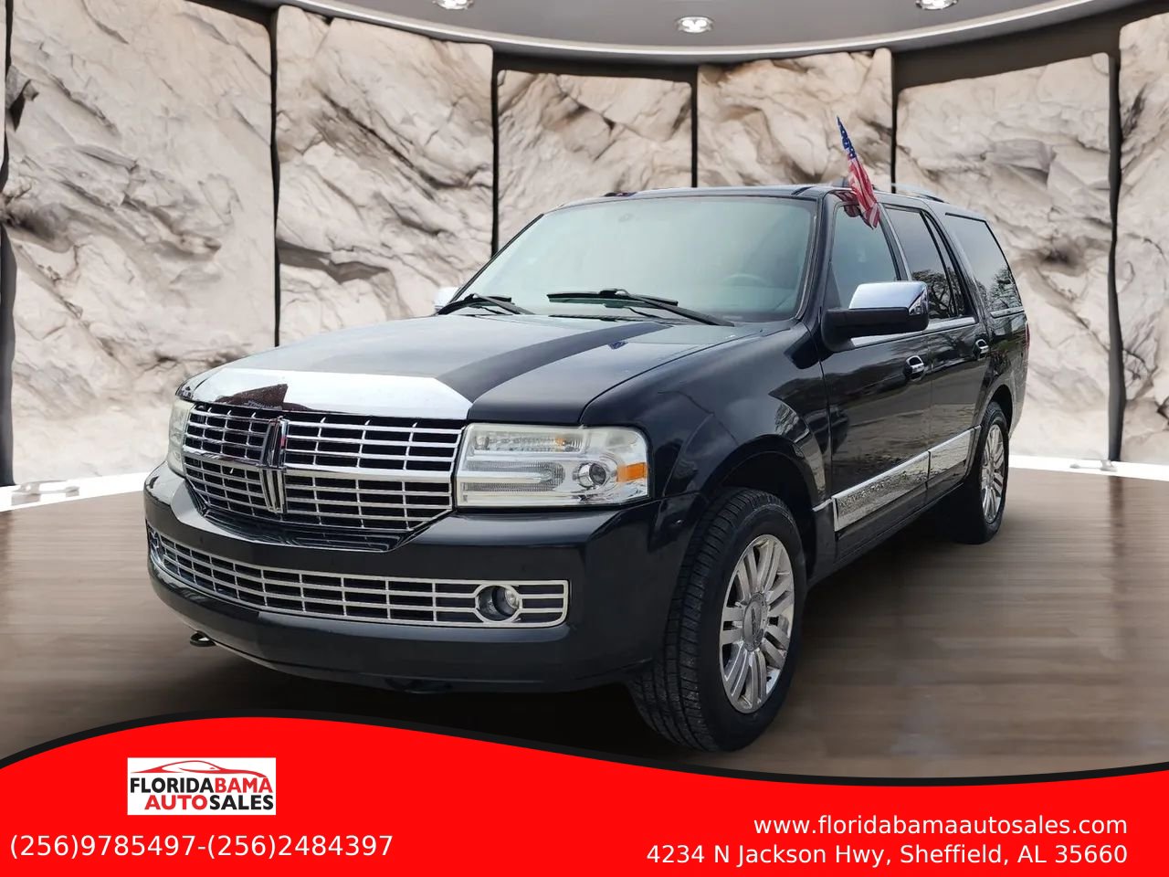 Used 2011 Lincoln Navigator Sport Utility 4D image 3