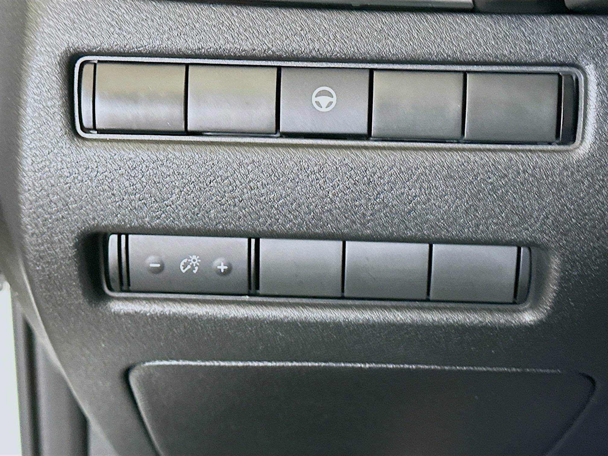 Used 2023 Nissan Rogue SV image 17