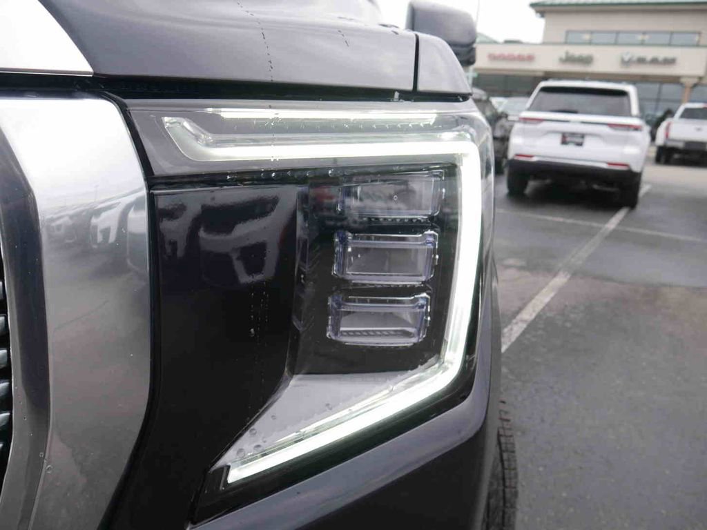 Used 2024 GMC Yukon XL Denali image 25