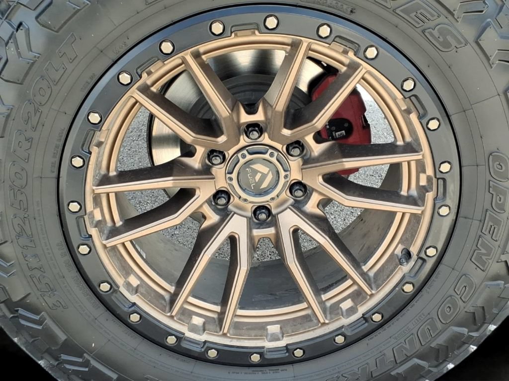 Used 2023 GMC Sierra 1500 AT4 w/ Technology Package AWD/4WD image 7