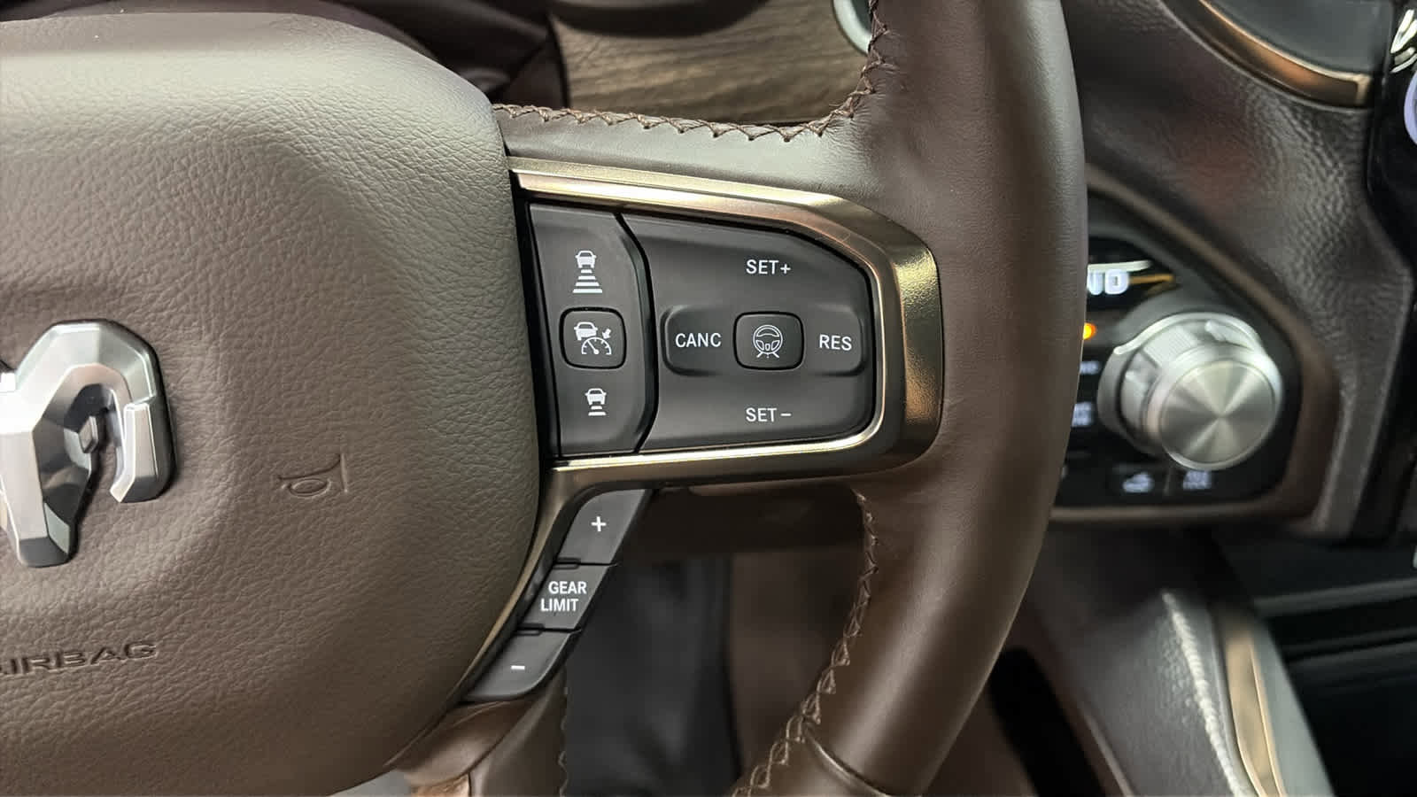 Used 2025 RAM 1500 Limited w/ Off Road Group image 13