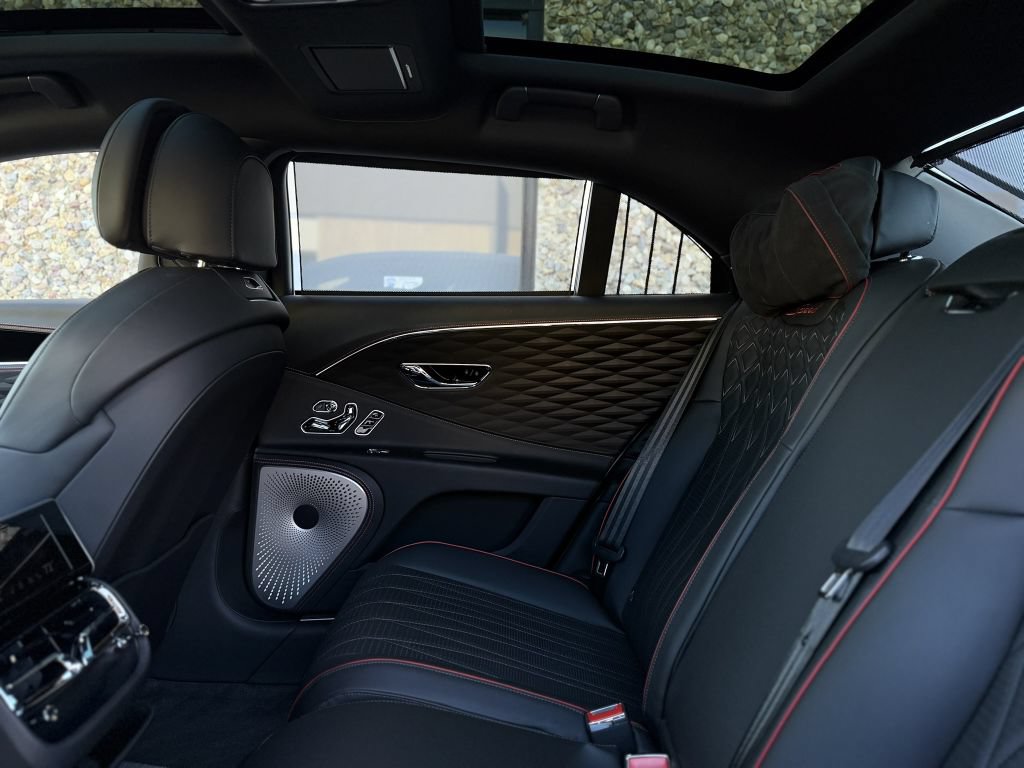 Used 2023 Bentley Flying Spur W12 AWD/4WD image 43
