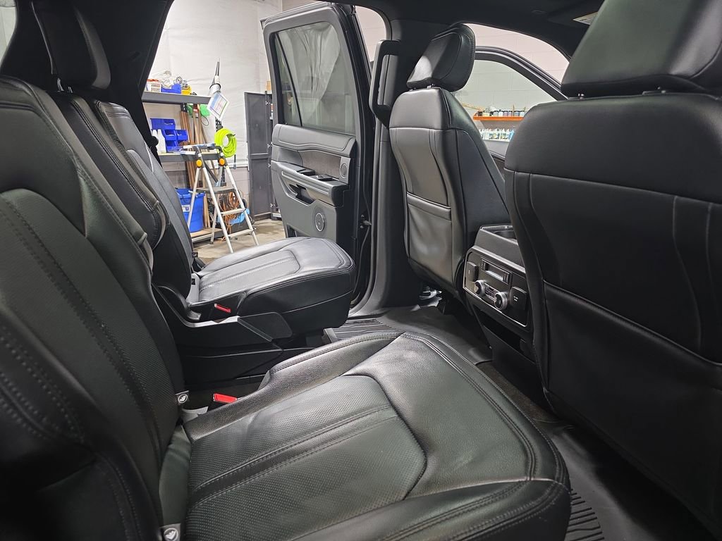 Used 2021 Ford Expedition Limited image 11