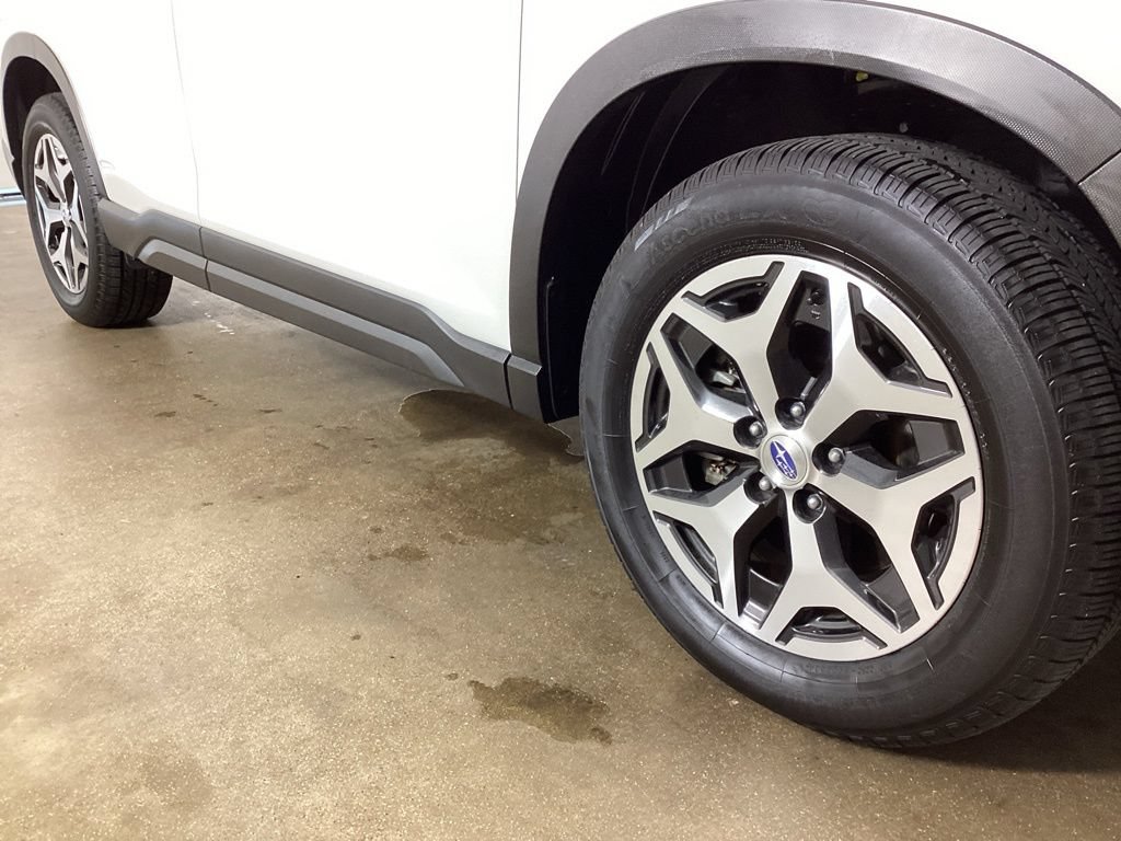 Used 2020 Subaru Forester Premium AWD/4WD image 6