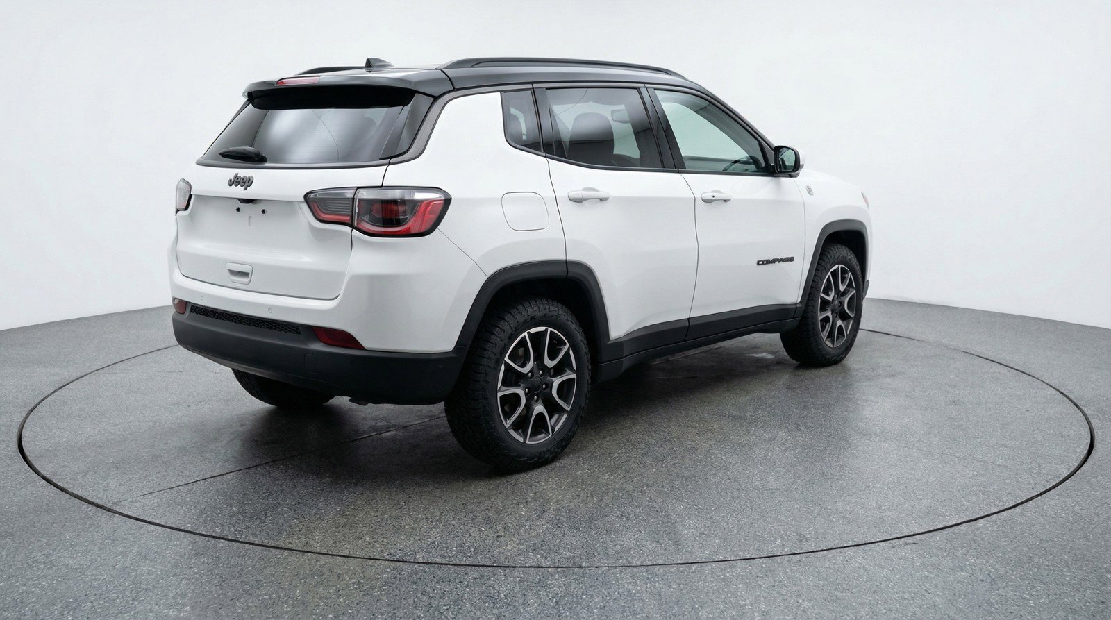 Used 2025 Jeep Compass Trailhawk image 9