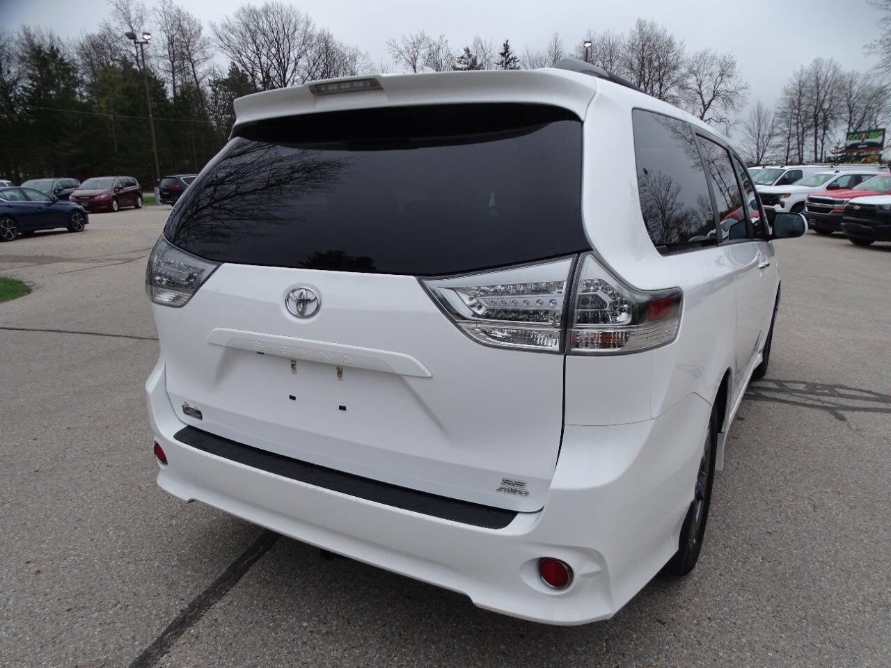 Used 2019 Toyota Sienna SE Premium AWD/4WD image 12