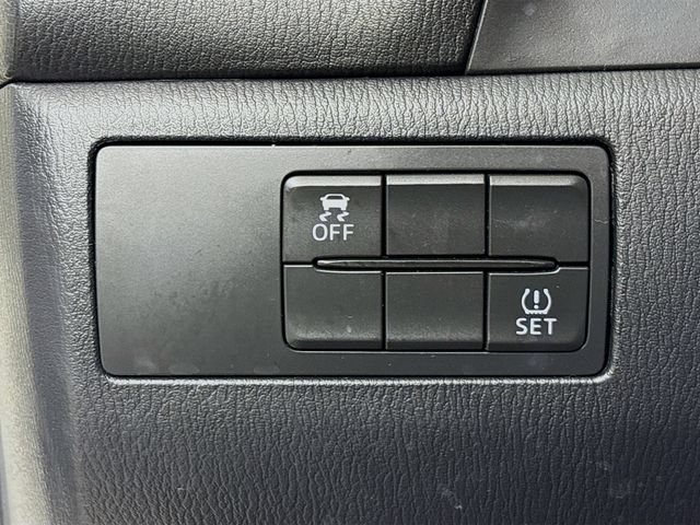 Used 2018 MAZDA MAZDA3 Touring FWD image 10