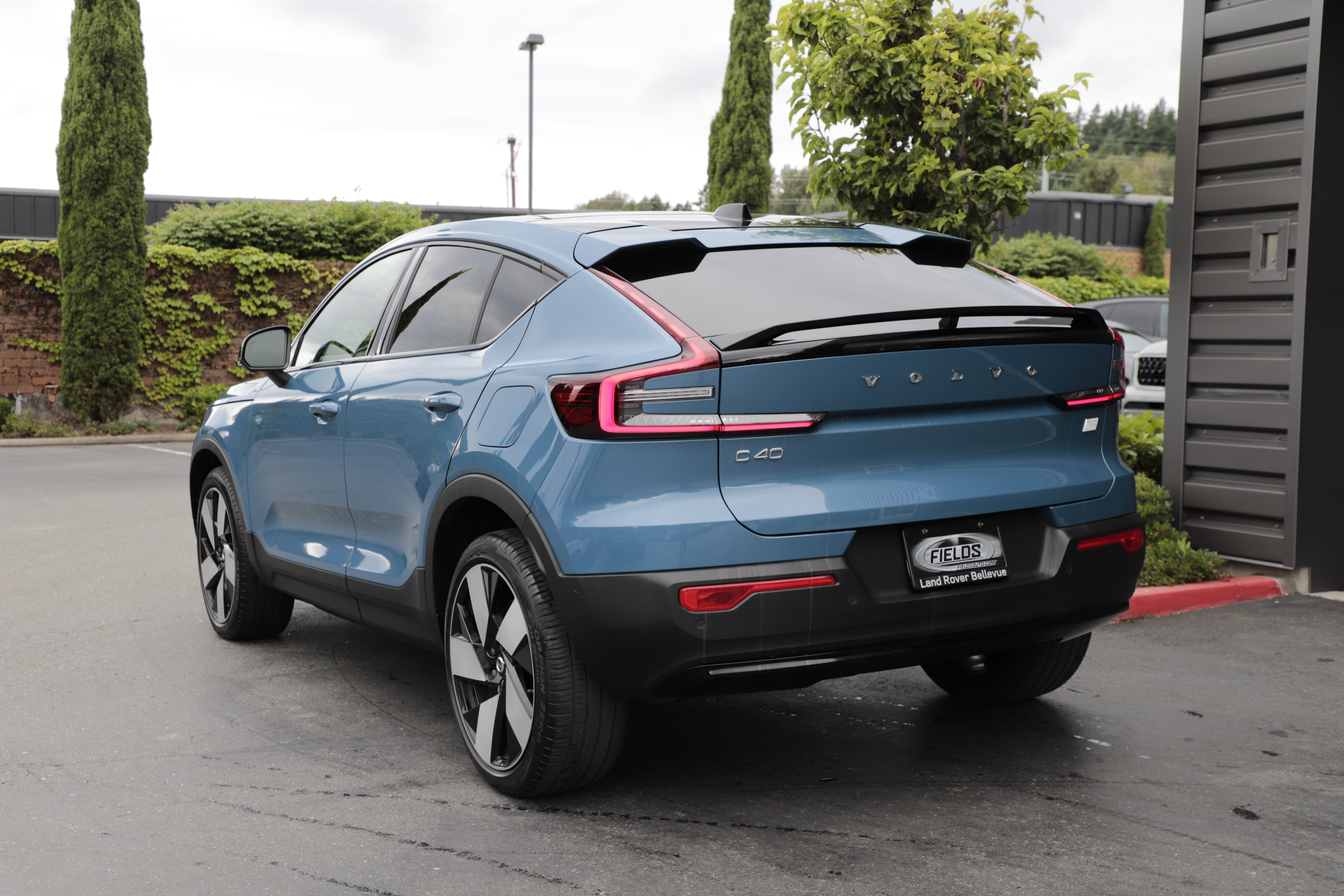 Used 2023 Volvo C40 P8 Recharge Ultimate AWD/4WD image 5