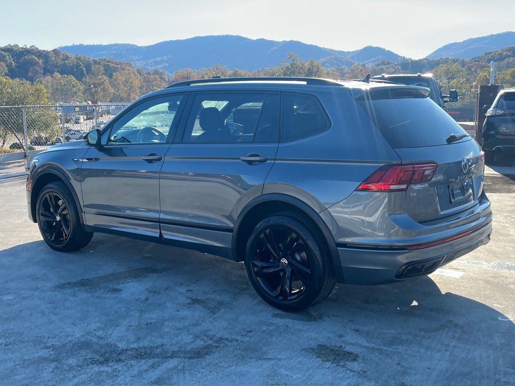 Used 2024 Volkswagen Tiguan SE R-Line image 4