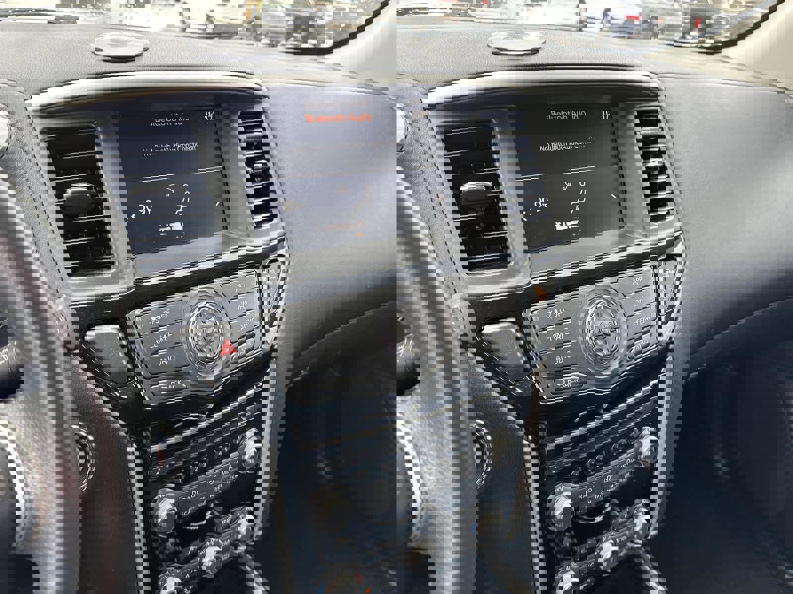 Used 2017 Nissan Pathfinder SV image 24