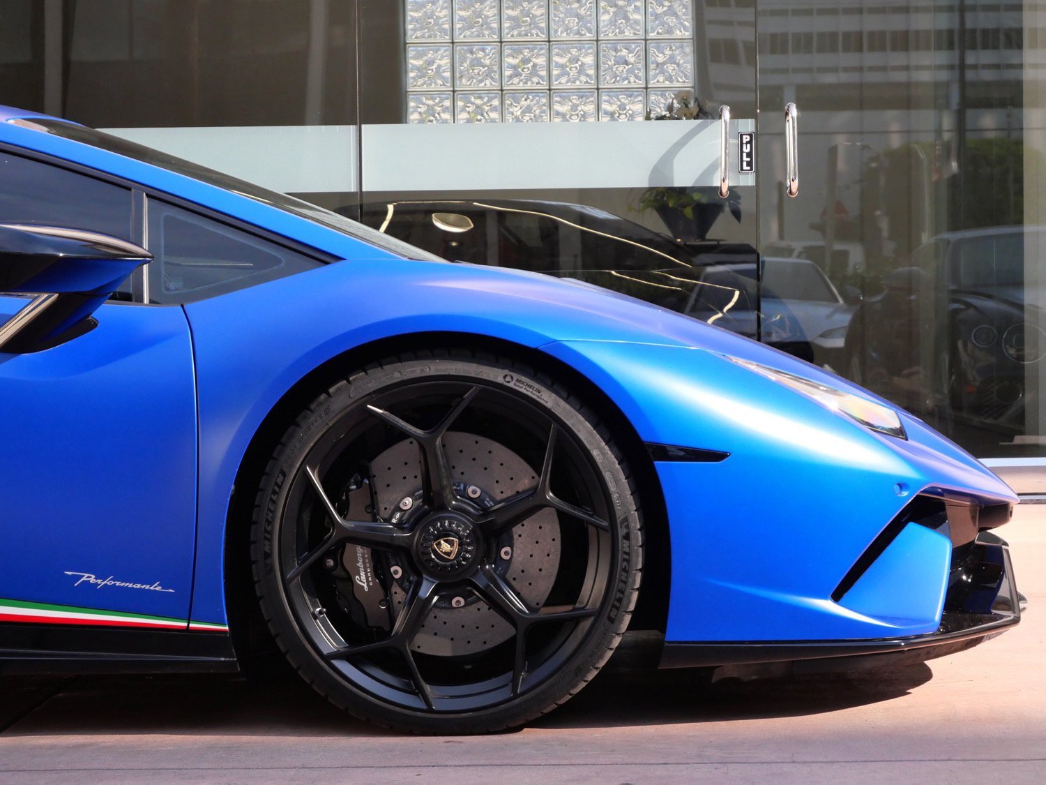 Used 2018 Lamborghini Huracan Performante image 9